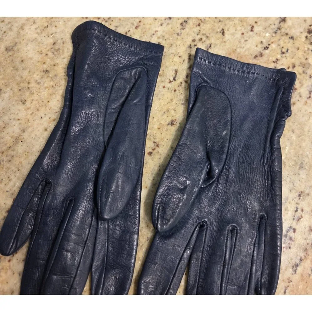 Vintage Womens Size S 6.5 Blue Leather Lined Gloves Saks 5th Ave